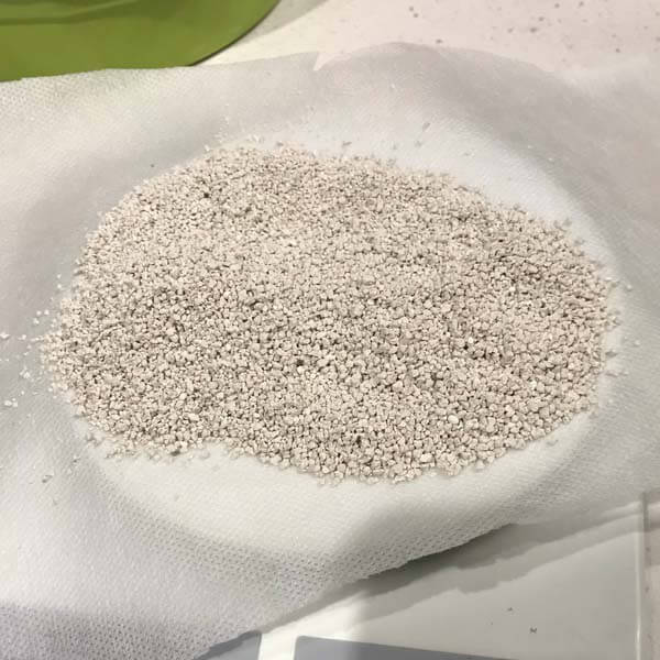 Low Dust Bentonite Cat Litter (1)